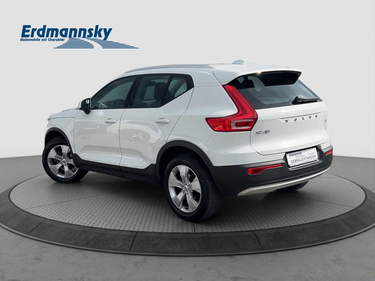 Volvo  XC40 T3 Schaltgetriebe (120kW/163PS) Momentum Pro