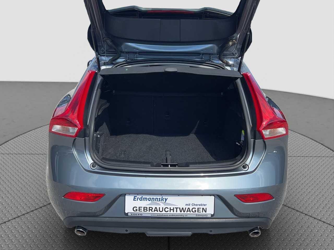 Volvo  V40 D4 (140KW/190PS) Momentum aut.